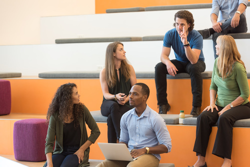 Est-ce qu’un étudiant étranger peut signer un CDI