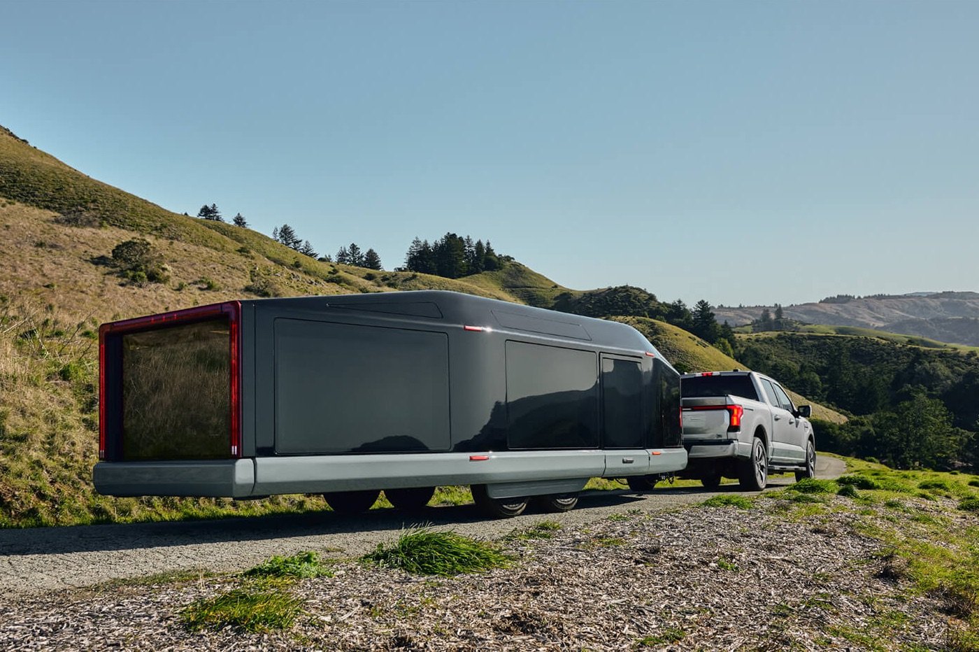 Lightship L1 : une caravane électrique avec vue panoramique