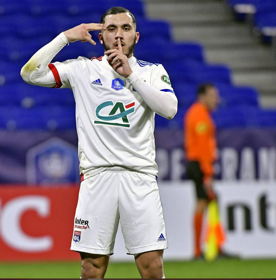 Quel est le salaire mensuel de Rayan Cherki à L'OL en 2023 ?